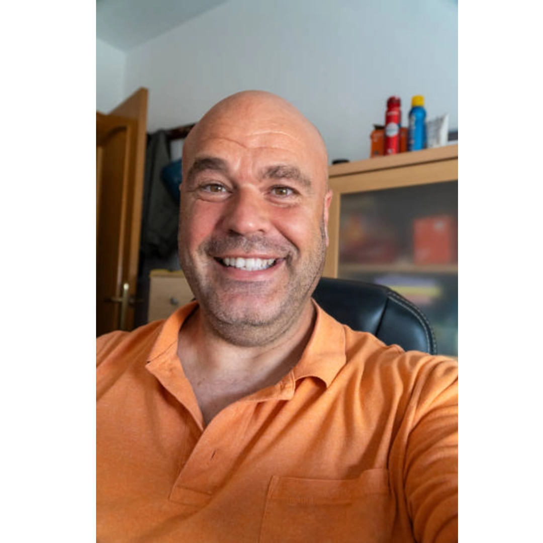 <em>Alex V.</em>
